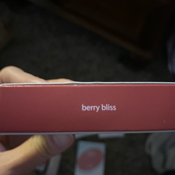 Makeup - Picture 4 of 11